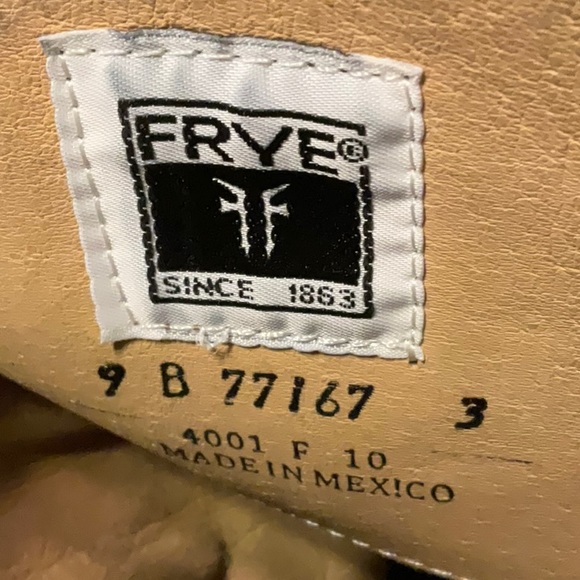 Frye Melissa Button Boot size 9 - Picture 12 of 13